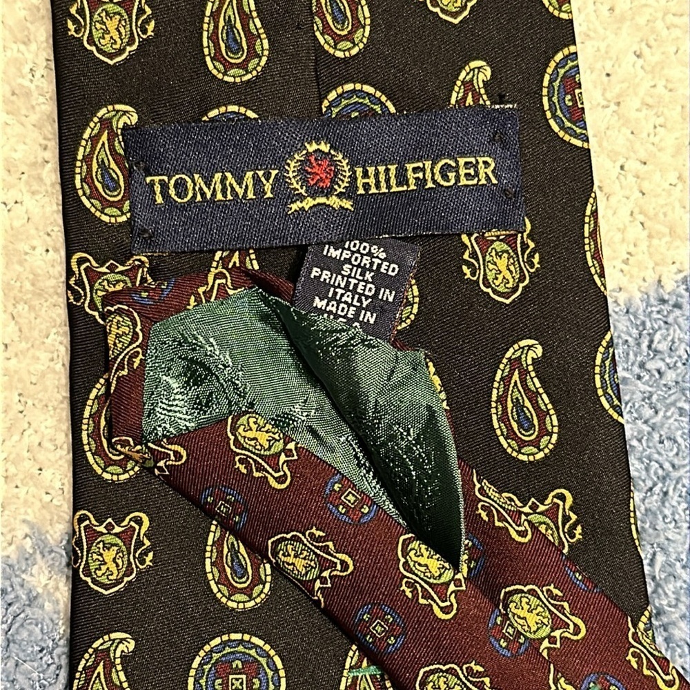Tommy Hilfiger 100% Italian Silk Tie - Picture 3 of 3